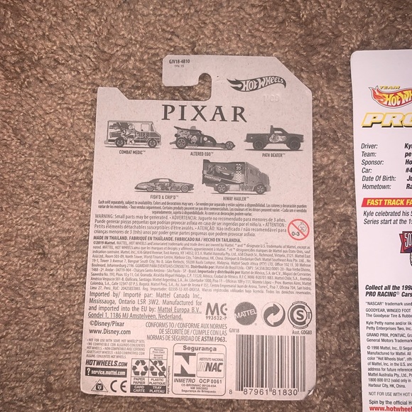 Hot Wheels Pixar NASCAR Toy Car Bundle - Picture 5 of 6